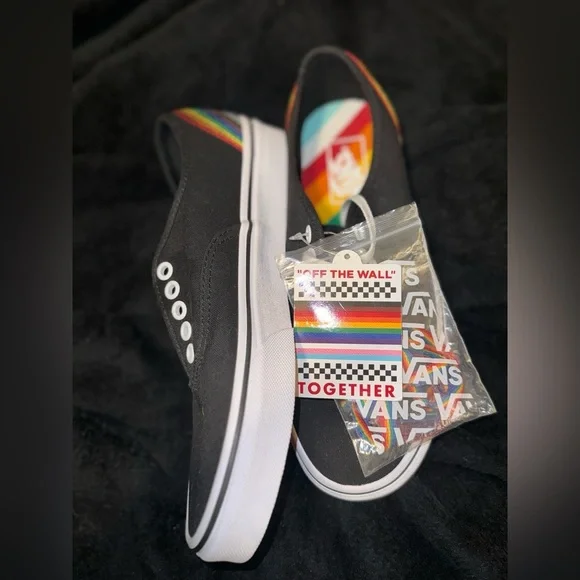 Vans Pride Collection New Love is Love Shoes Men Rainbow Black! Unisex - Picture 4 of 15
